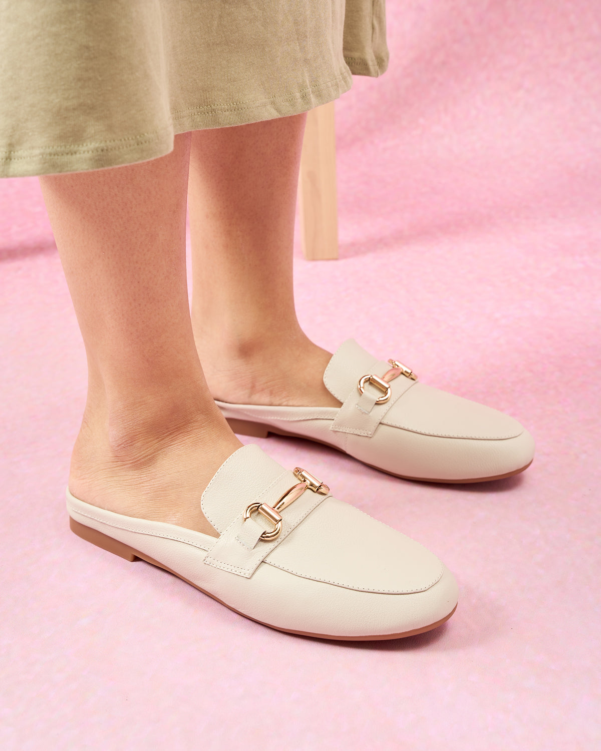 #color_ivory
